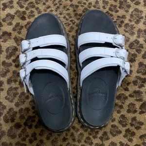 Plat form doc martens sandals